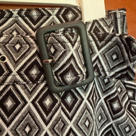 Express Tricot Gray Abstract Geometric Low Waist Mini Wrap Skirt Mod 7/8 - Picture 4 of 6